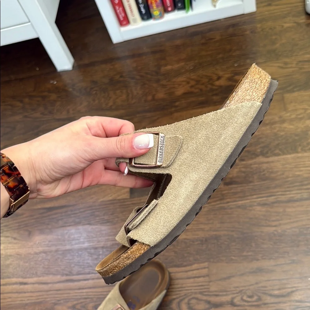 Women’s Birkenstocks - Picture 3 of 6